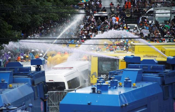 Bentrok Terparah Pecah di Thailand, Lebih dari 41 Demonstran Terluka