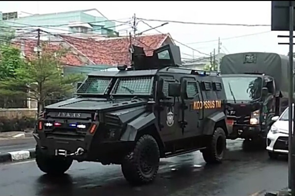 Beredar Video Pasukan Khusus TNI Show of Force di Depan Markas FPI Petamburan