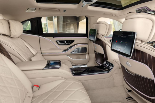 Ajaibnya Jadi Penumpang Baris Kedua di Mercedes-Maybach S-Class