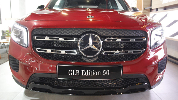 Mercedes-Benz GLB Edition 50 Punya Warna Merah dan Putih, Melambangkan Indonesia!