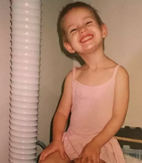 Pamer Foto Kecil, Paige Spiranac Rupanya Sudah Imut dari Lahir
