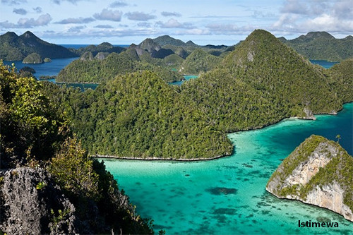 5 Pantai Terindah dan Terdamai Indonesia Menurut Susi Pudjiastuti