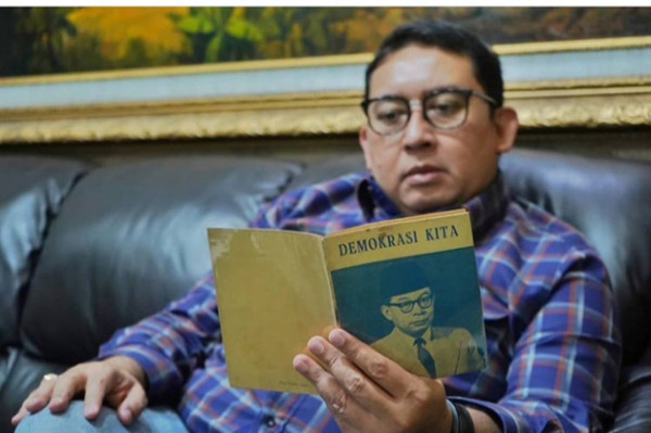 Terinspirasi Anies Baswedan, Tokoh dan Netizen Posting Foto Baca Buku
