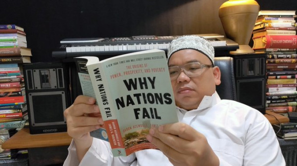 Terinspirasi Anies Baswedan, Tokoh dan Netizen Posting Foto Baca Buku