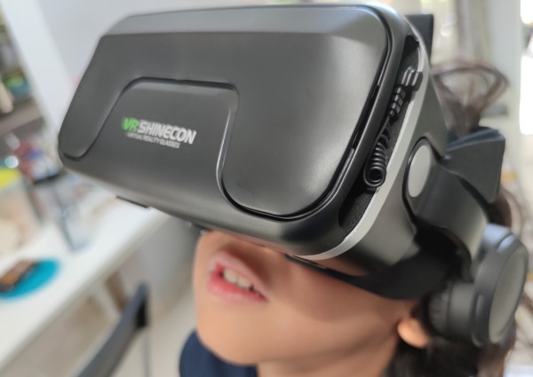 Seru, Peluncuran Wuling Almaz Limited Edition Gunakan Teknologi Virtual Reality