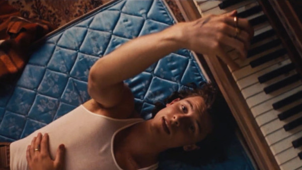 Shawn Mendes Ungkap Detail Hubungannya dengan Camila Cabello dalam Film 'In Wonder'