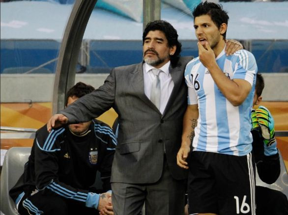 Kisah Hidup Diego Maradona: Drama Keluarga, Harta, Takhta, Wanita