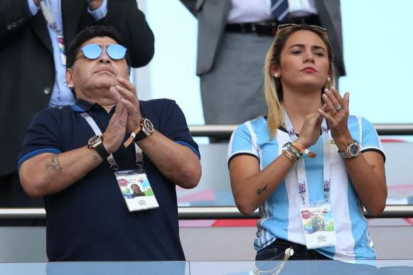 Kisah Hidup Diego Maradona: Drama Keluarga, Harta, Takhta, Wanita