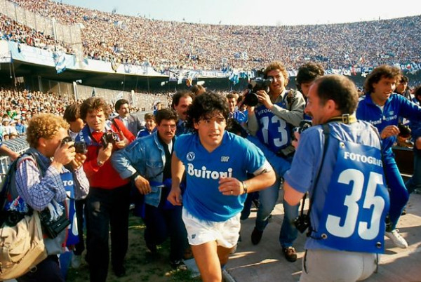 Hitam dan Putih Diego Maradona, Namamu Melegenda Sepanjang Masa