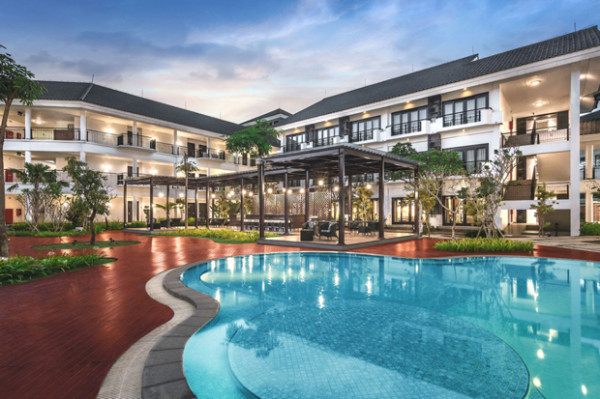 Rekomendasi Hotel Liburan Akhir Tahun: Flash Sale Lido Lake Resort by MNC Hotel, Pesta Kembang Api & Bertualang di Suspension Bridge