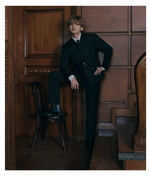 Foto-Foto V BTS Bak Model, Otomatis Bikin Terpesona!