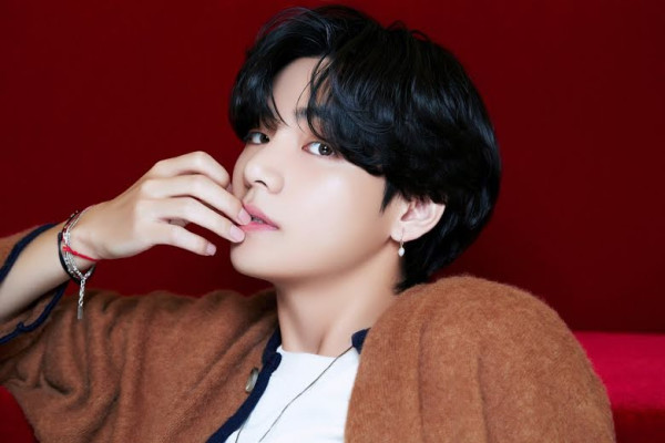 Foto-Foto V BTS Bak Model, Otomatis Bikin Terpesona!