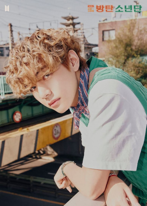 Foto-Foto V BTS Bak Model, Otomatis Bikin Terpesona!