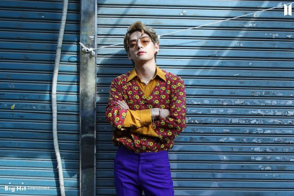 Foto-Foto V BTS Bak Model, Otomatis Bikin Terpesona!