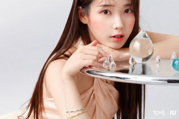 Yuk, Lihat Foto-foto Cantik IU saat Pemotretan 'Chamisul'