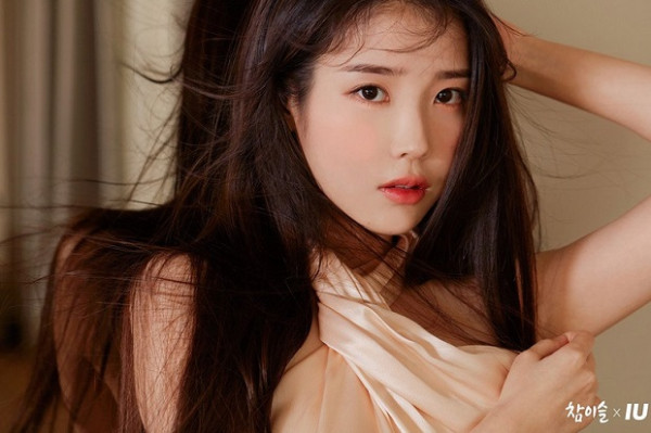Yuk, Lihat Foto-foto Cantik IU saat Pemotretan 'Chamisul'
