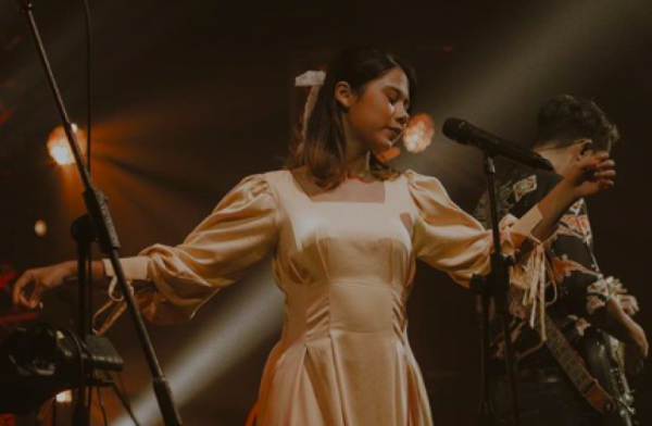 Kupas Makna Lagu-lagu dalam Album Nadin Amizah 'Selamat Ulang Tahun'
