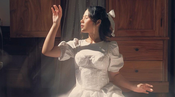 Kupas Makna Lagu-lagu dalam Album Nadin Amizah 'Selamat Ulang Tahun'