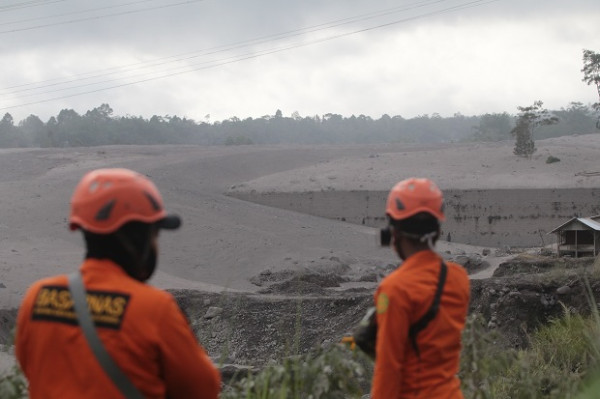 Semeru Kembali 'Tenang', Tenda Pengungsian Tetap Disiagakan di Kamarkajang