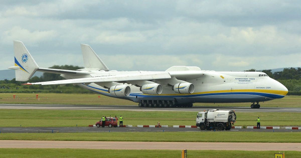 Bukan untuk Perang, Bentley Sewa 5 Pesawat Antonov