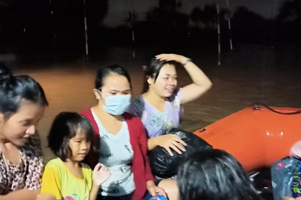 Hujan Deras Semalaman, Sebagian Kota Cilegon Dikepung Banjir