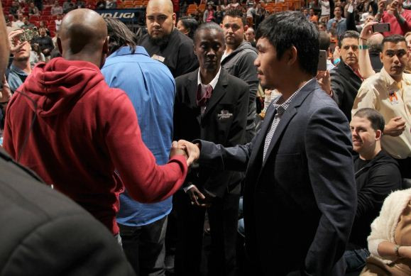 Penerbangan Dibatalkan, Eh, Mayweather vs Pacquiao Malah Cetak Rekor
