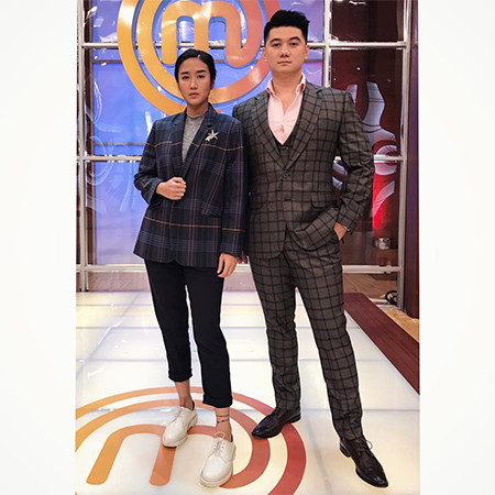 Momen Chef Renatta Tampil Modis di Galeri MasterChef, Keren Abis!