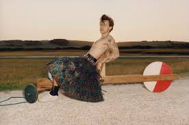 Harry Styles Bilang Nyaman Pakai Baju Perempuan, Merasa Flamboyan