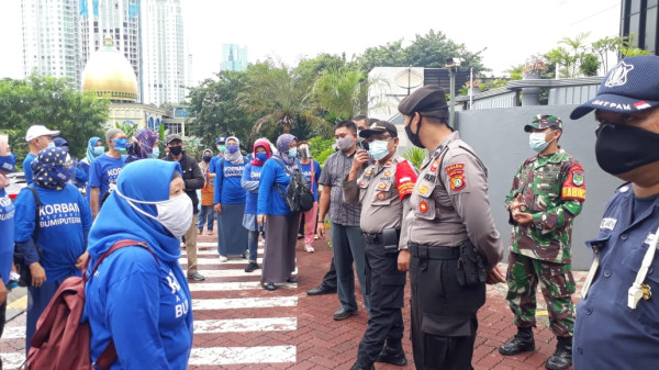 Asuransi Tidak Cair, Nasabah Ngamuk Geruduk Kantor Bumiputera