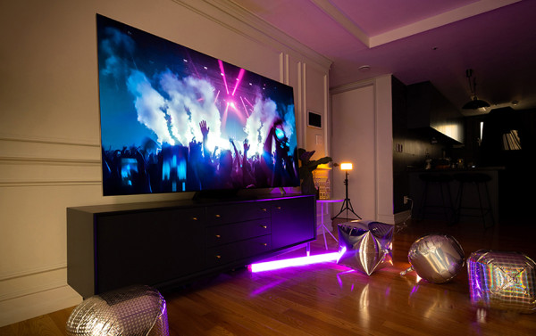 Punya TV Sultan Samsung QLED 8K di Rumah, Bisa Ngapain Aja Ya?