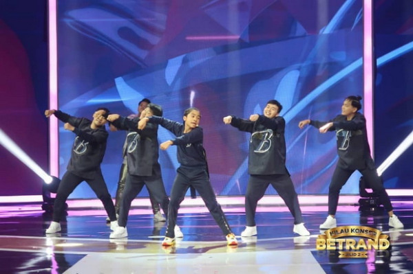Tampil bak Rapper, Betrand Peto Buka Panggung Kilau Konser Betrand Jilid 2