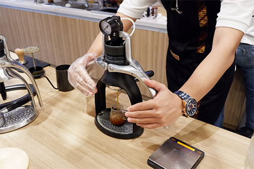 Bukan Kopi dan Teh Kekinian, Kafe Ini Pilih Tawarkan Jamu sebagai Gaya Hidup Baru Milenial