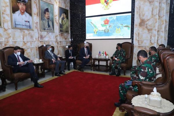 Panglima TNI Bersama Plt Menhan Amerika Tingkatkan Kerja Sama Siber dan Alutsista