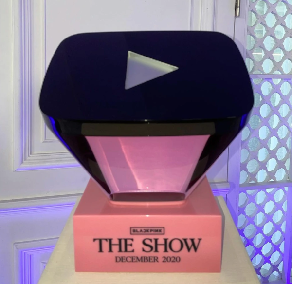 Tembus 50 Juta Subscribers di YouTube, Ini Penampakan Ruby Play Button Milik Blackpink