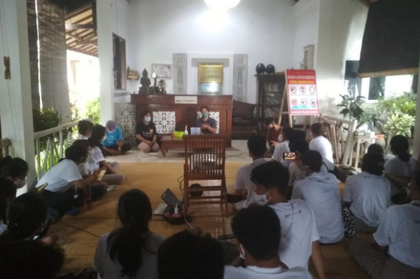 We Love Bali, Menikmati Keindahan Taman Laut dan Budaya di Desa Les