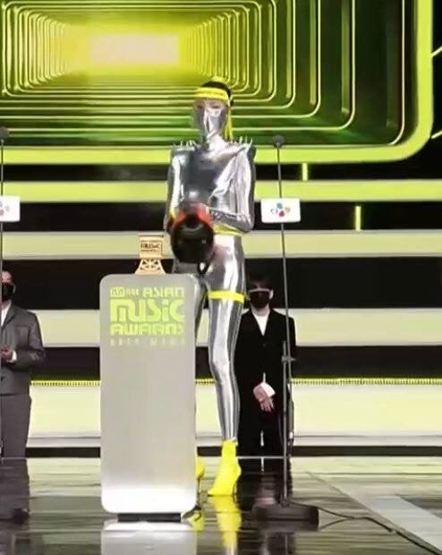 6 Peristiwa Menarik saat MAMA 2020, dari Foto Jin BTS yang Hilang hingga 3 Artis Indonesia yang Menang