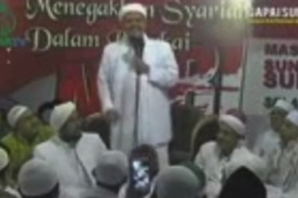 Viral, Video Lawas Ceramah Habib Rizieq Bicara Pistol Enam Peluru