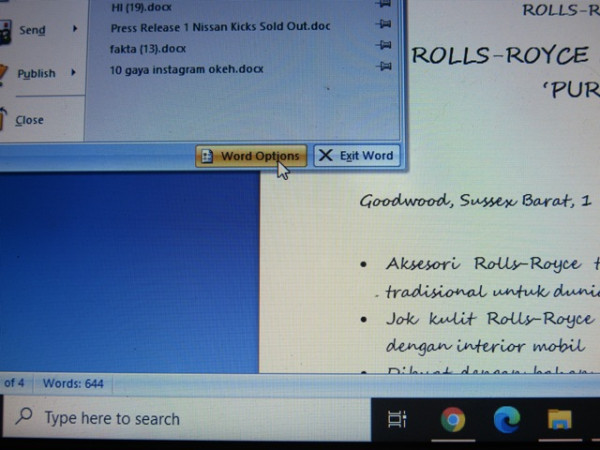 Begini Cara Hilangkan Garis Merah di Microsoft Word