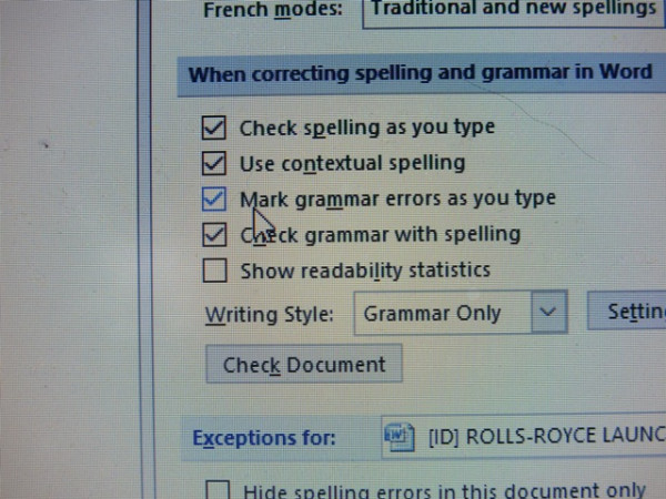 Begini Cara Hilangkan Garis Merah di Microsoft Word