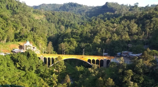 Jembatan Bolong yang Angker hingga Rokok Penolak Murka