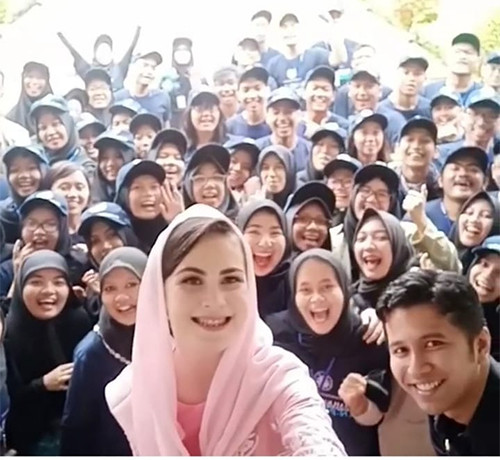Arumi Bachsin, dari Panggung Hiburan ke Dunia Politik demi Dampingi Emil Dardak