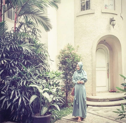 Uut Permatasari Hidup Sederhana di Rumah Mewah