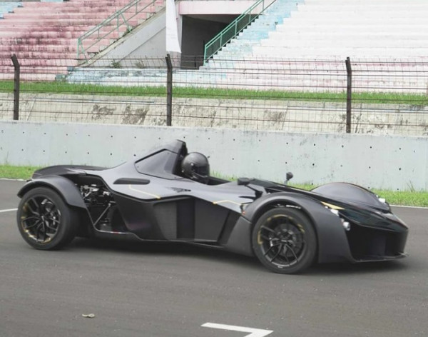 BAC Mono Langsung Disiksa Orang-orang Kaya di Sirkuit Sentul