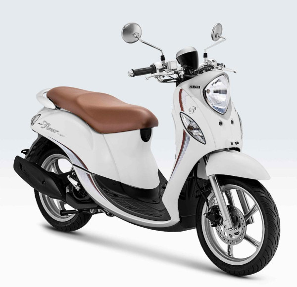 Honda Luncurkan Scoopy 2020, Yamaha Bikin Fino 125 Lebih Centil