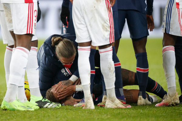 Sudah Kalah dari Lyon, PSG Kini Terancam Kehilangan Neymar
