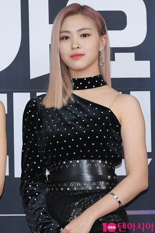 7 Penampilan Terburuk Idol K-Pop Tahun Ini Akibat Stylist yang Ceroboh