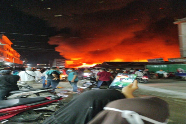 Riau Gempar, Sebuah Wisma Terbakar Hebat 6 Orang Tewas Terpanggang