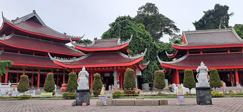 Menelusuri Jejak Cheng Ho di Klenteng Sam Poo Kong