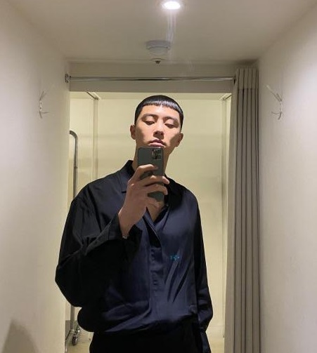 Genap 32 Tahun, Yuk Intip Foto Selfie Menggemaskan Park Seo Joon