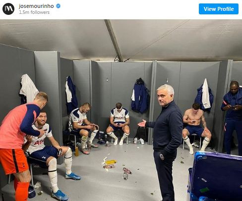 Siapa Sangka Jose Mourinho Selucu Ini? Postingannya Lucu-Lucu